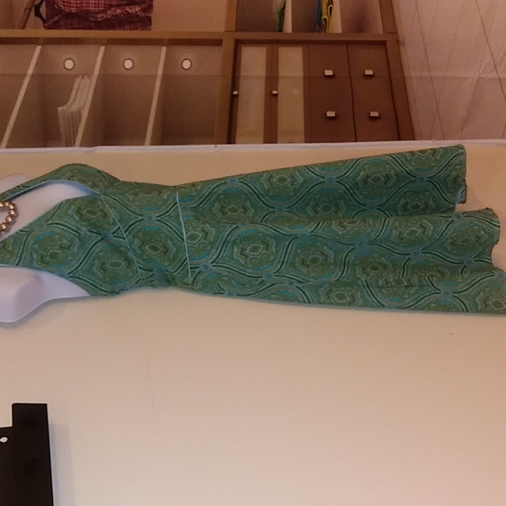 Dress - Picture 7 of 7